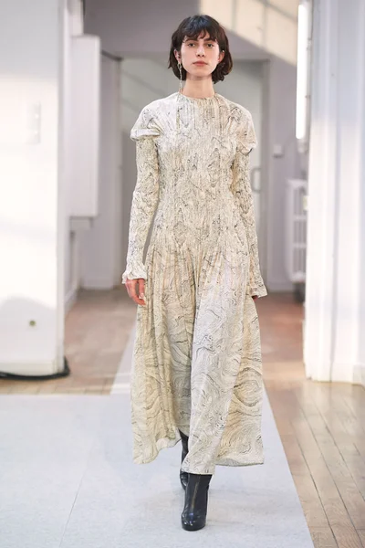 Look 29